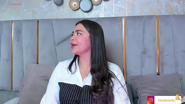 Snapshot of KimDevinne chatting on 13, 9, 2025 KimDevinne online show from 13, 9, 2025