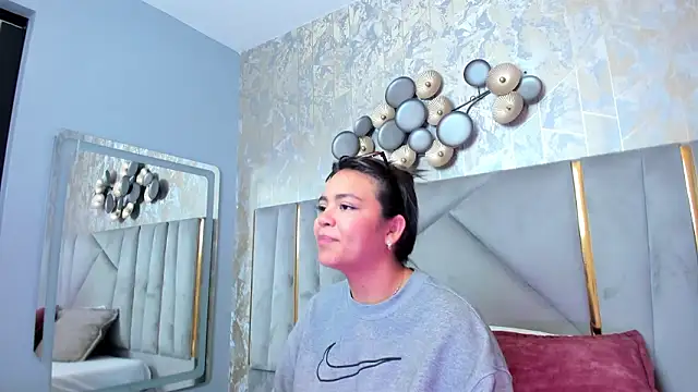 Snapshot of KimDevinne chatting on 11, 2, 2026 KimDevinne online show from 11, 2, 2026