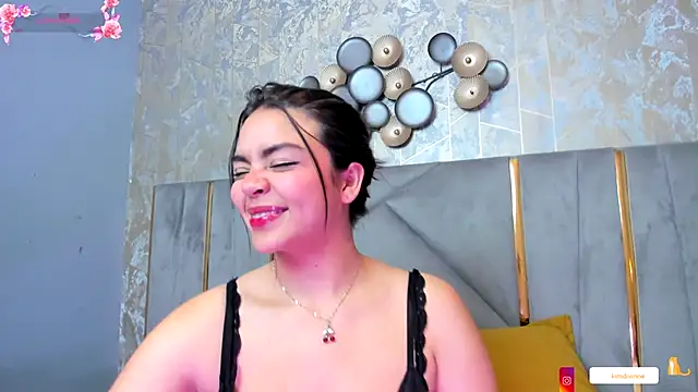 Snapshot of KimDevinne chatting on 21, 11, 2025 KimDevinne online show from 21, 11, 2025