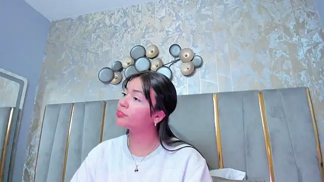 Snapshot of KimDevinne chatting on 7, 2, 2026 KimDevinne online show from 7, 2, 2026