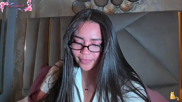 KimDevinne online show from 12, 7, 2026