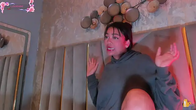 Snapshot of KimDevinne chatting on 19, 2, 2026 KimDevinne online show from 19, 2, 2026