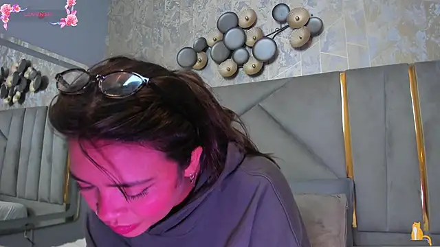 KimDevinne online show from 8, 3, 2026