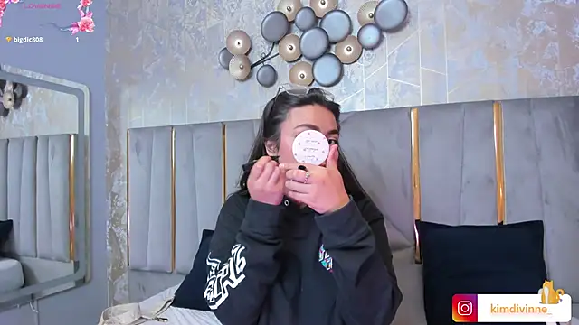 Snapshot of KimDevinne chatting on 27, 2, 2025 KimDevinne online show from 27, 2, 2025