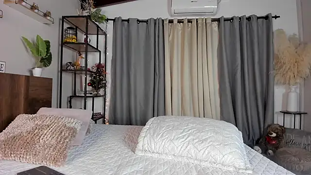 amber maxwell online show from 15, 12, 2025