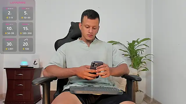 Alex towers online show from 11, 10, 2025