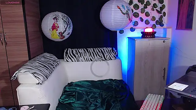 mariangel tattooed barbie online show from 22, 2, 2025