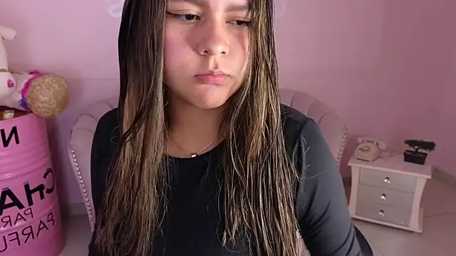 Snapshot of emmalee_01a chatting on 19, 2, 2025 emmalee 01a online show from 19, 2, 2025