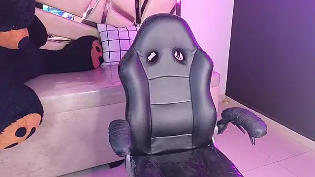 Snapshot of emmalee_01a chatting on 26, 2, 2025 emmalee 01a online show from 26, 2, 2025