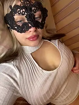 69Laura696 online show from 9, 3, 2025