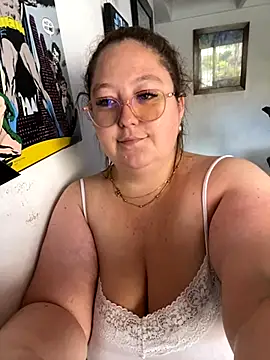 Chloee ep online show from 26, 9, 2025