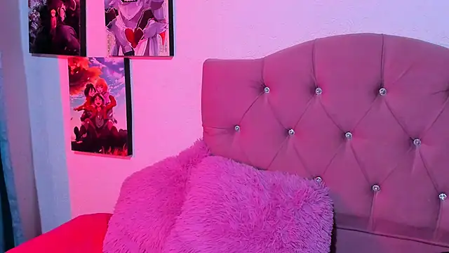 Mila nixon02 online show from 13, 5, 2026