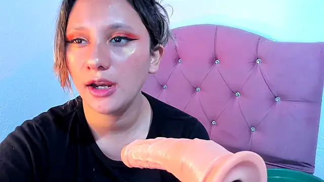 Mila nixon02 online show from 2, 3, 2025