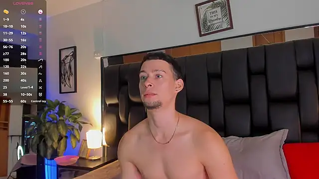 JadeSmiith  online show from 18, 9, 2025