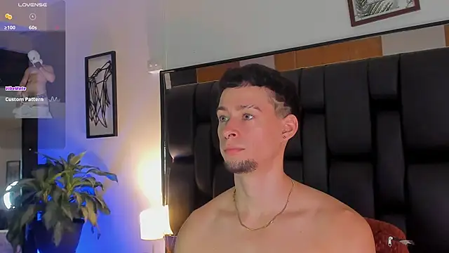 JadeSmiith  online show from 10, 10, 2025