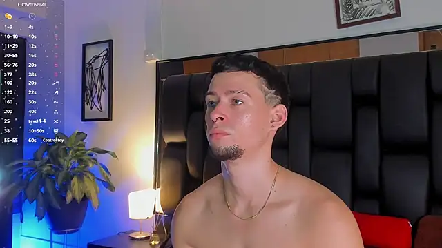 JadeSmiith  online show from 7, 10, 2025