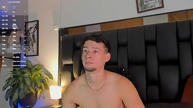 JadeSmiith  online show from 4, 12, 2025