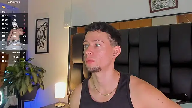 JadeSmiith  online show from 13, 10, 2025