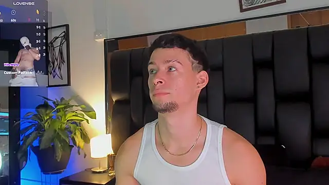 JadeSmiith  online show from 11, 10, 2025