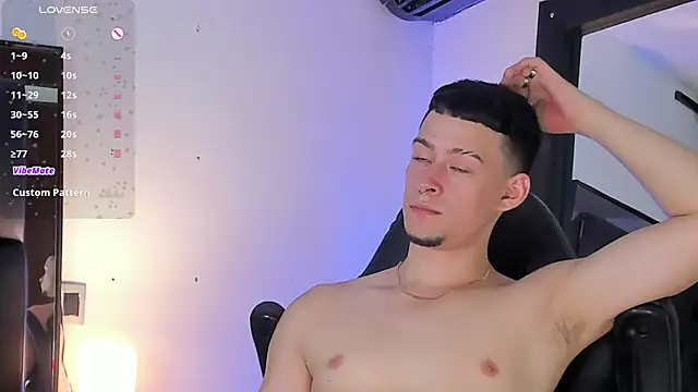 JadeSmiith  online show from 15, 3, 2025