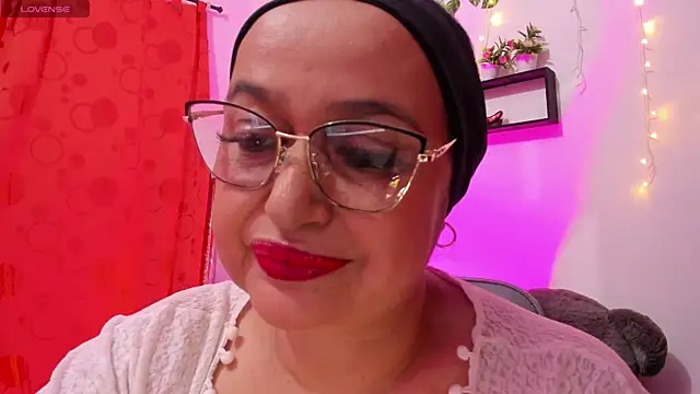 Gia Nahomi online show from 12, 1, 2026