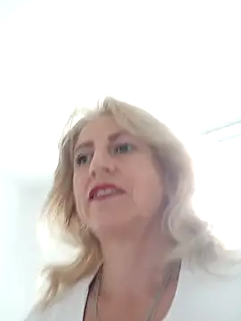 almaluna7 online show from 8, 3, 2025