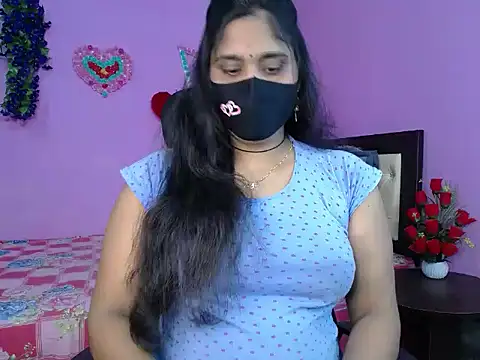 Hot Maleka online show from 4, 4, 2026