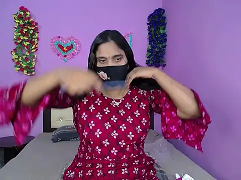 Snapshot of Hot_Maleka chatting on 25, 10, 2025 Hot Maleka online show from 25, 10, 2025