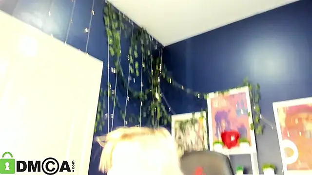 Snapshot of Sara_Robinson chatting on 8, 5, 2026 Sara Robinson online show from 8, 5, 2026
