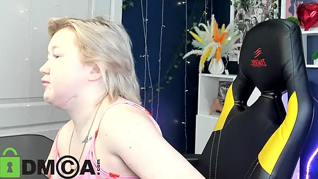 Snapshot of Sara_Robinson chatting on 9, 5, 2026 Sara Robinson online show from 9, 5, 2026