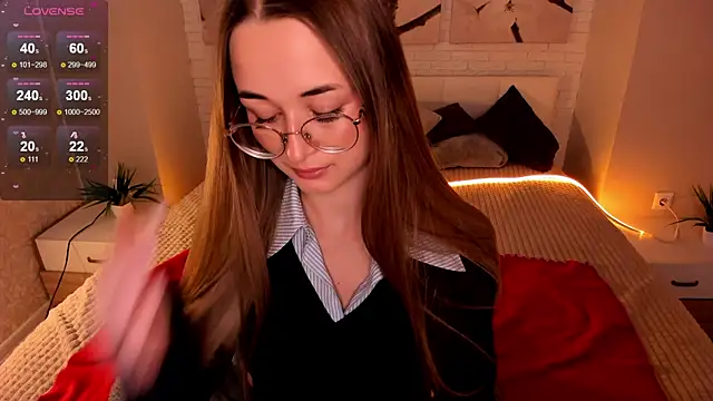 Tiffanyhunt online show from 10, 11, 2025