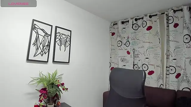 DanaaRey online show from 11, 11, 2025