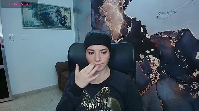 DanaaRey online show from 10, 10, 2025