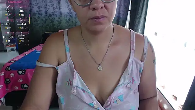 Snapshot of miia-big1boobs_ chatting on 10, 9, 2025 miia-big1boobs online show from 10, 9, 2025