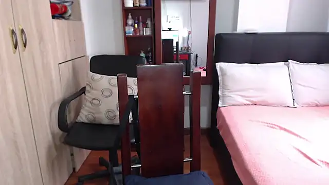 Snapshot of miia-big1boobs_ chatting on 18, 3, 2025 miia-big1boobs online show from 18, 3, 2025