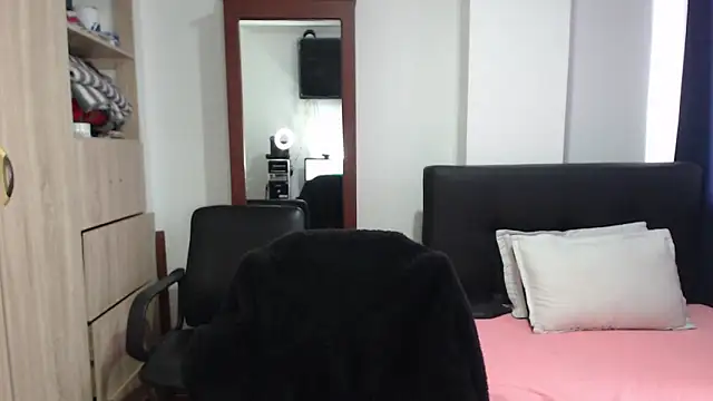 Snapshot of miia-big1boobs_ chatting on 11, 3, 2025 miia-big1boobs online show from 11, 3, 2025