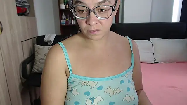 Snapshot of miia-big1boobs_ chatting on 17, 3, 2025 miia-big1boobs online show from 17, 3, 2025