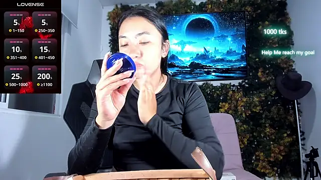 Snapshot of emily_palmeer chatting on 8, 7, 2026 emily palmeer online show from 8, 7, 2026