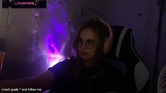 JacyWinslat online show from 6, 11, 2025