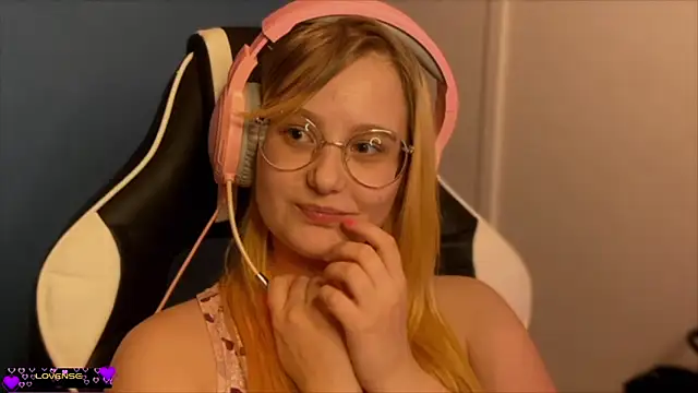 JacyWinslat online show from 19, 2, 2025