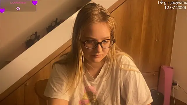 Snapshot of JacyWinslat chatting on 13, 7, 2026 JacyWinslat online show from 13, 7, 2026