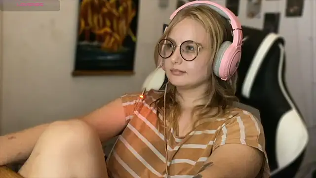 JacyWinslat online show from 11, 9, 2025