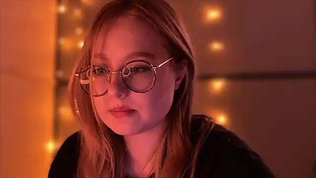 JacyWinslat online show from 10, 11, 2025