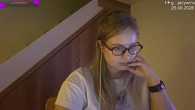 Snapshot of JacyWinslat chatting on 25, 6, 2026 JacyWinslat online show from 25, 6, 2026