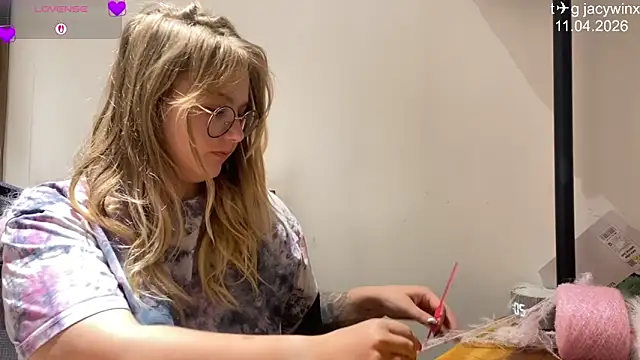 JacyWinslat online show from 11, 4, 2026