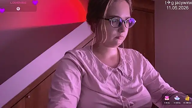 JacyWinslat online show from 11, 5, 2026