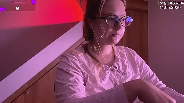 JacyWinslat online show from 11, 5, 2026