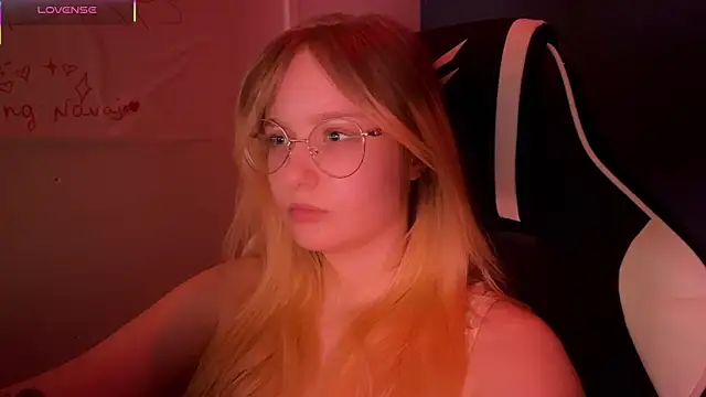 JacyWinslat online show from 11, 3, 2025