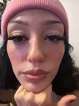 Snapshot of Pinkfairyy chatting on 12, 12, 2024 Pinkfairyy online show from 12, 12, 2024