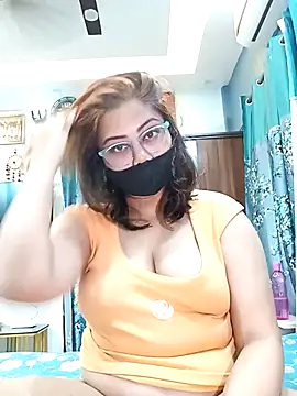 Cute-mona online show from 2, 10, 2025